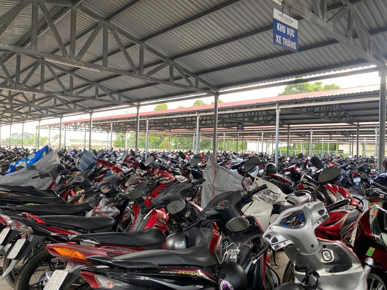 Dịch Vụ Giữ Xe Bao Gồm Những Công Việc Nào