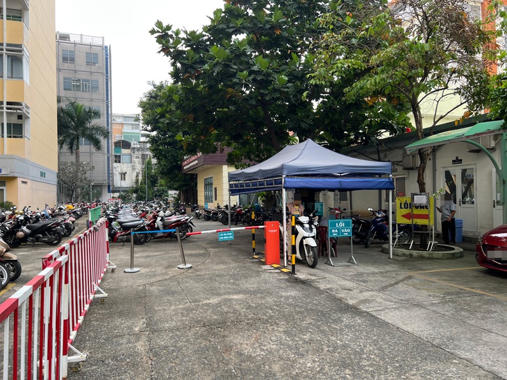 dịch vụ giữ xe trường học
