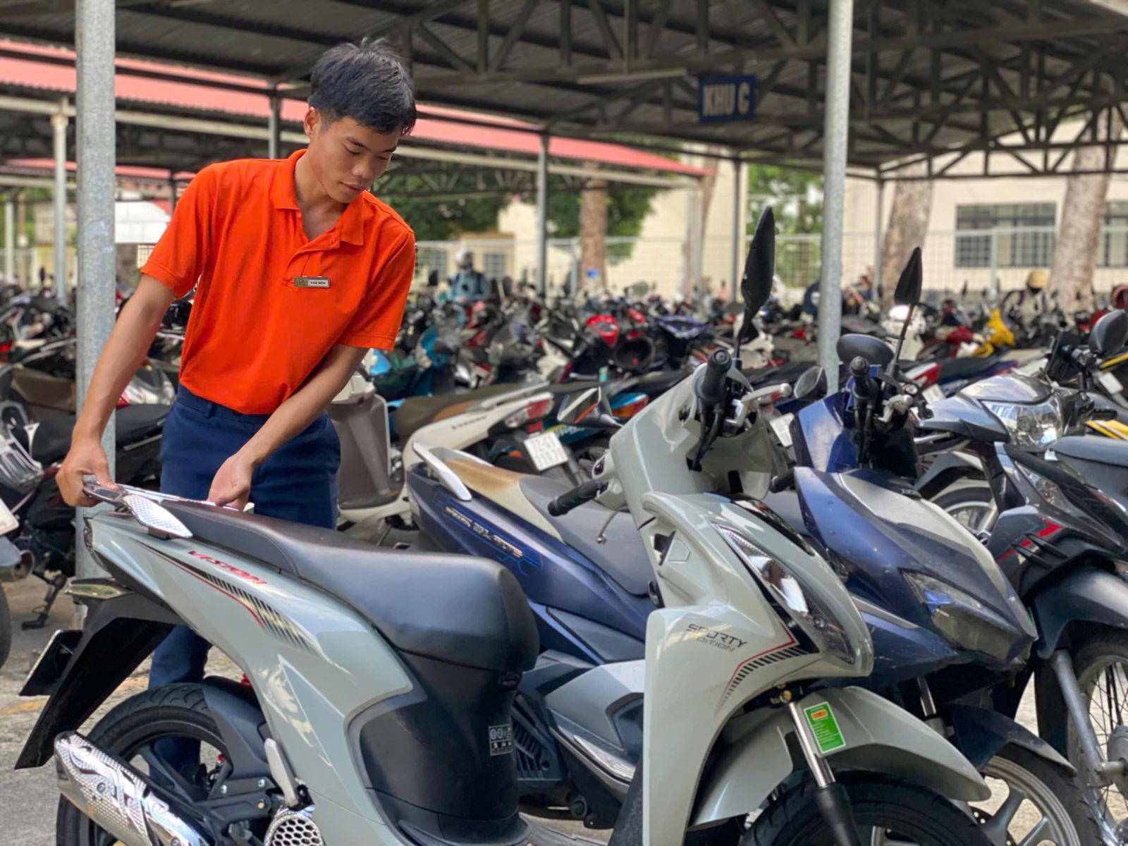 Khi Nào Nên Thuê Dịch Vụ Giữ Xe Bên Ngoài