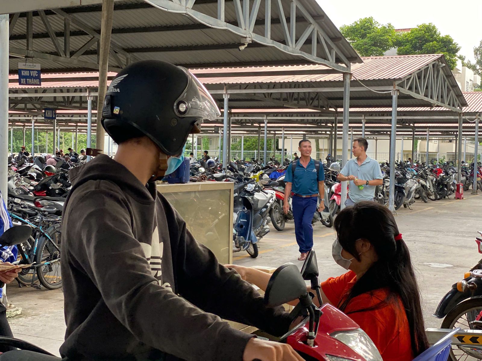 dịch vụ giữ xe 286