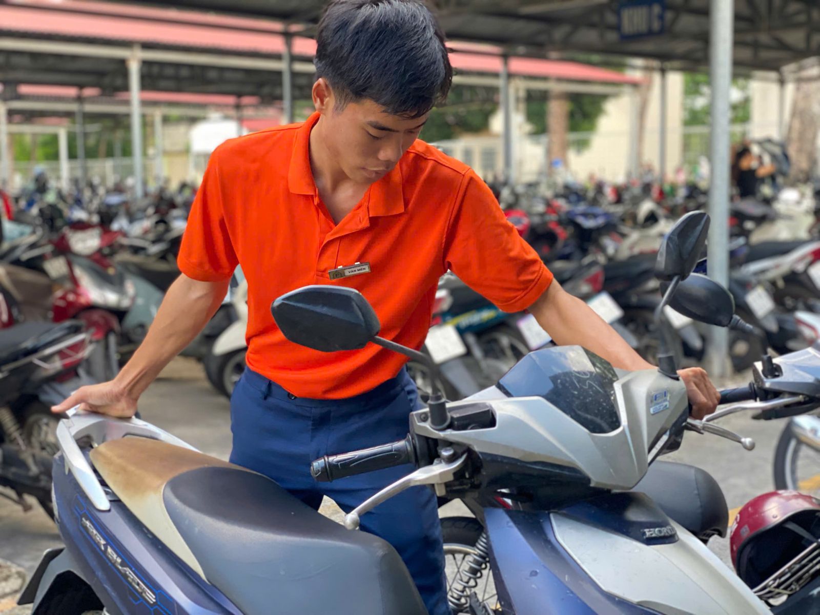 quản lý vận hành dịch vụ giữ xe