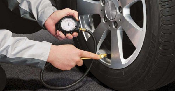 Kiểm tra lốp xe ô tô thường xuyên